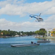 In Miami ermöglichen schwimmende Hubschrauberlandeplätze den Weg von der Haustür direkt zum Anlegeplatz. LUXHUNTERS PRODUCTIONS/NANCY BATCHELOR 
