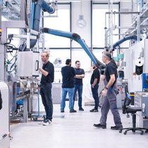 Das Herisauer Unternehmen Huber + Suhner ist auch in der Luft- und Raumfahrt sowie der Wehrtechnik tätig.