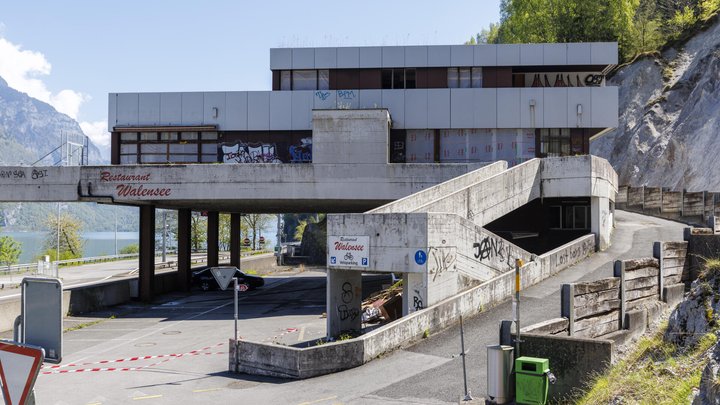 Die Raststätte an der A3 am Walensee steht seit 2003 leer.