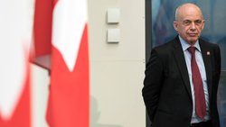 14. Februar: Bundesrat Ueli Maurer präsentiert den Milliarden-Überschuss.