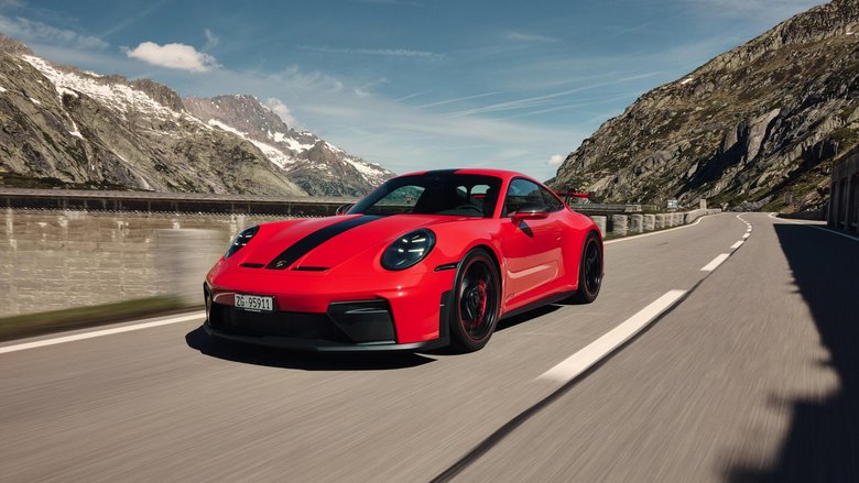 Im Porsche GT3 etwas anderes tun zu wollen, als zu fahren, ergibt wenig Sinn. 