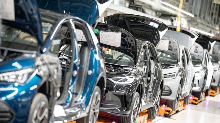 Die Autoproduktion verschiebt sich aus den USA und Europa (im Bild das VW-Werk in Zwickau in Deutschland) ...