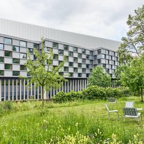 Die ISP Electro Solutions AG, eine Konzerngesellschaft der BKW, sorgt in der Frauenklinik für Strom.