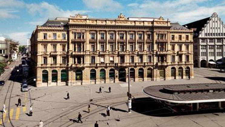 Mit Finanzaktien verdienen: Paradeplatz in Zürich.