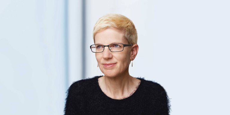 Claudia Dill