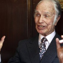 Gibt den Ton an: Ehrenpräsident Hans Vontobel.  Keystone