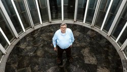 Im Brennpunkt: Als weltweit anerkannter Experte für Handel, Investitionen und geopolitische Dynamiken ist Simon Evenett ein führender Analyst des globalen Geschäftsumfelds.