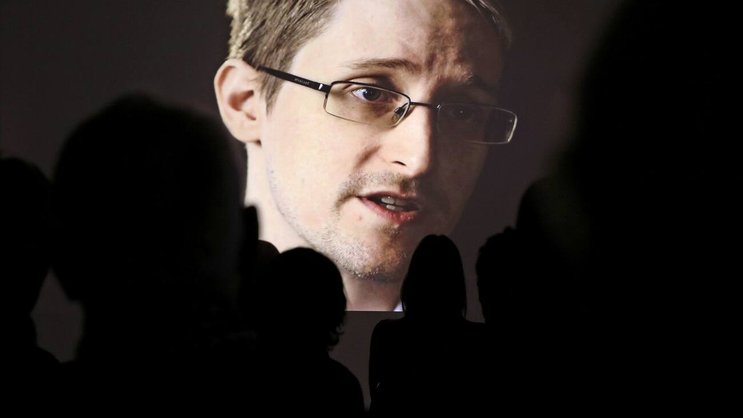 Edward Snowden: Spielte 2013 Journalisten vertrauliche Dokumente über Abhörpraktiken des US-Geheimdienstes NSA zu.