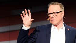 SBB-Chef Andreas Meyer: Die SBB haben 2017 ihre Passagierzahl um 0,6 Prozent auf 1,26 Millionen pro Tag gesteigert.