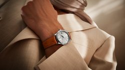 Die neue Master Control Classic: eine elegante, schlichte Uhr mit 36 Millimetern Durchmesser und silberweissem Zifferblatt.