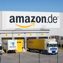 Amazon: Der Online-Marktplatz soll bald bis zu 300 Millionen Produkte in die Schweiz liefern.