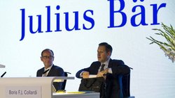 Julius-Bär-Präsident Daniel Sauter (l.): Zurückhaltung bezüglich Coutts-Übernahme.  Keystone