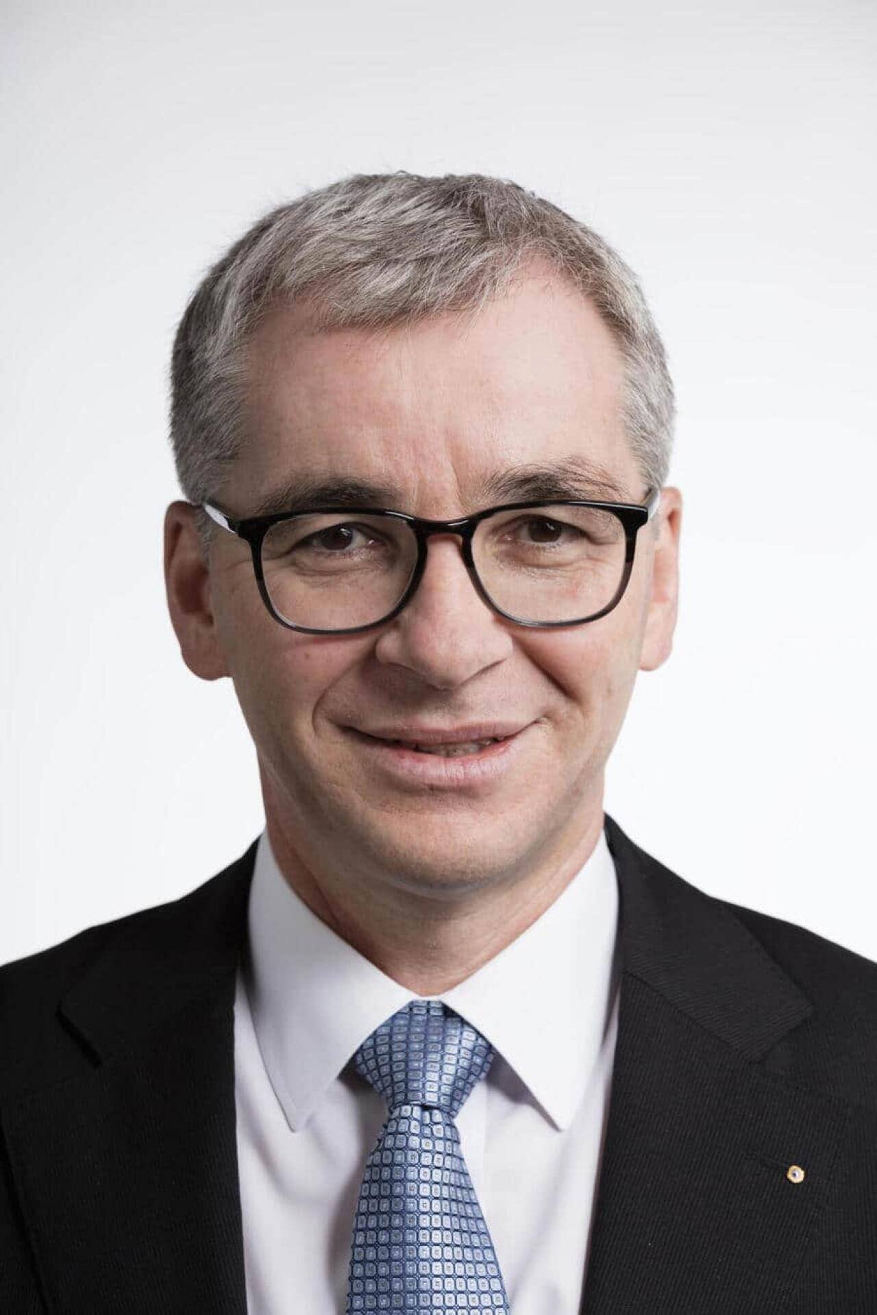 Mitte-Ständerat Erich Ettlin will höhere Lohnabzüge, um die 13. AHV-Rente zu finanzieren.