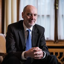 Bundesrichter Yves Donzallaz steht wegen einer verheimlichten Affäre in der Kritik.