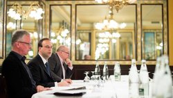 Der Verband Schweizerischer Vermögensverwalter plant den Aufstieg zur Aufsichtsorganisation.Keystone