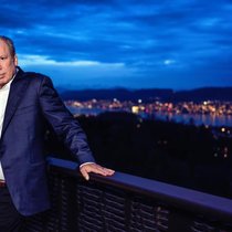 Der Musiker besuchte mit seiner Konzertreihe auch Zürich. Hier posiert er im «Dolder Grand».