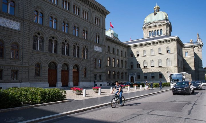 bundeshaus-bern.jpg