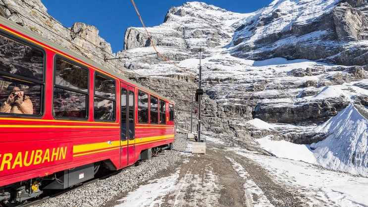 10'000 Aktien der Jungfraubahn mit einem Gegenwert von 1,4 Millionen Franken befinden im privaten Besitz des Rektors.