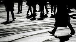 Banker am Paradeplatz in Zürich: Wegen KI wird sich die Rolle der verbleibenden Mitarbeitenden in der Finanzbranche radikal ändern.