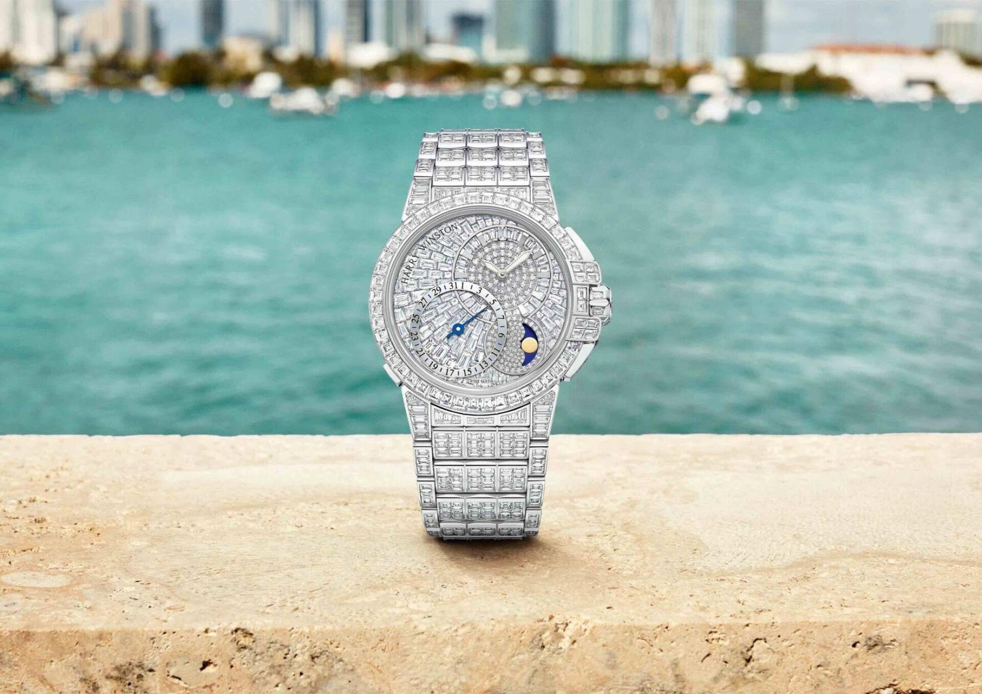 Ocean Date Moon Phase von Harry Winston.