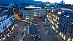 Symbol für den Schweizer Bankenplatz: Der Paradeplatz in Zürich.