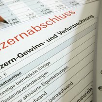 Konzernabschluss eines Unternehmens mit der Gewinn- und Verlustrechnung (Symbolbild).