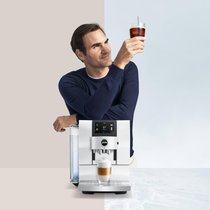 Mit seinen Werbeverträgen macht Federer mehr Geld, als er im Sport verdiente.
