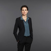 Seit 2022 ist Nora Teuwsen Chefin von ABB Schweiz. Die Juristin war davor Partnerin in der Zürcher Kanzlei Bär & Karrer und Chefjuristin der SBB.