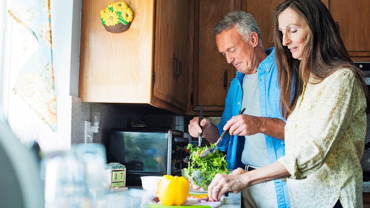 Wer sich schon früh um den Ausstieg aus der Pensionskasse kümmert, kann erleichtert und vermögender in Rente gehen.