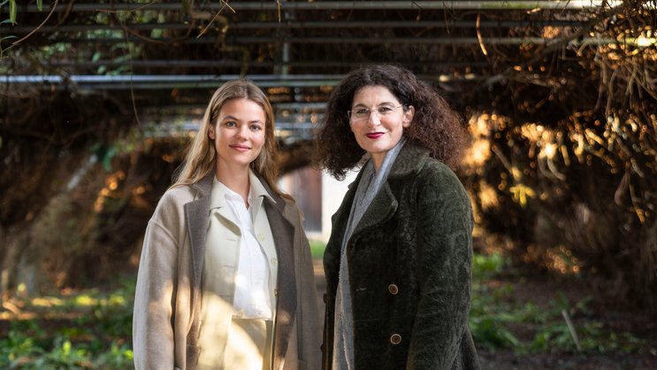Das bekannteste Reverse-Mentoring-Paar: Die Weleda-Chefin Tina Müller und Zeam-Gründerin Yaël Meier erzählen auf Linkedin von ihren Erfahrungen.