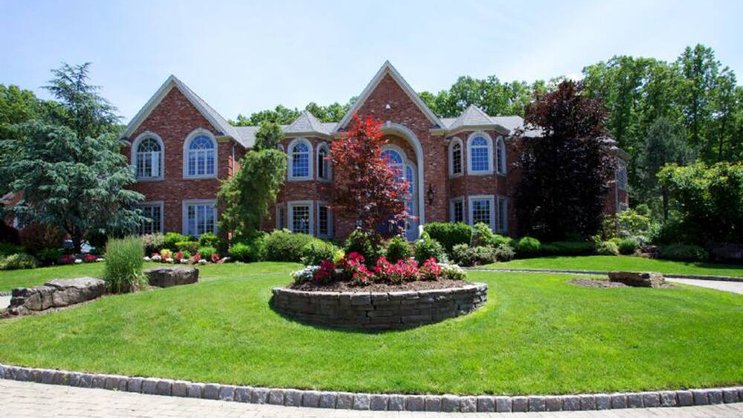 Grosszügig: Die Villa von P.Diddy steht auf einem 12'000 Quadratmeter-Anwesen.Luxuryestate.com