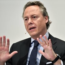 SCHWEIZ BANK UBS HAMERS