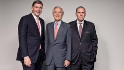 EX-CEO Martin Wittig (links), Gründer Roland Berger (mitte) und Leiter Burkhard Schwenker: Roland Berger Consultants (Bild: ZVG)