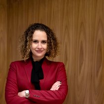 Jamie Vrijhof-Droese leitet seit 2019 WHVP, einen Wealth Manager für US-Kunden, in zweiter Generation. Zudem ist sie Verwaltungsrätin der Raiffeisenbank an der Limmat.