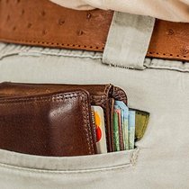 Dickes Portemonnaie: Auf Briefmarken und Oldtimer sollte man nicht setzen.  Pexels