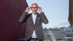 Pascal Grieder ist wagemutig: «Wenn wir vor einer total steilen und vereisten Skipiste stehen, und die Wahrscheinlichkeit, ohne Sturz da durchzukommen, ist kleiner als 40 Prozent, dann sage ich: Voll geil, da gehen wir jetzt runter!»