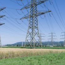 Über diese Leitungen fliesst der Strom von und nach Deutschland: Höchstspannungsnetz bei Laufenburg AG.