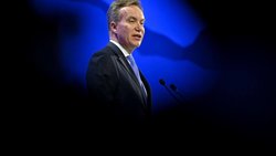 WEF-Chef Børge Brende: Mindestens 27 Nachrichten und drei Nachtessen mit Jeffrey Epstein.