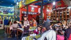 Nur weg mit dem Geld: Restaurant im Barrio La Boca, Buenos Aires.