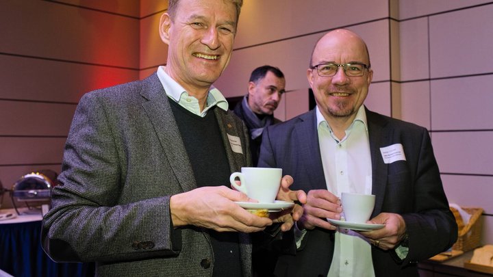 Wolfgang Klein, CEO, Klein Computer System AG;Stefan HorvÃ¡th, Firmenkundenberater, UBS Switzerland AG