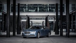Bentley Flying Spur W12: Ein Statement mit 5,3 Metern Aussenlänge.  Holger Salach