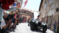 Angefeuert: Ein Bentley 4,5 Litre von 1923 in voller Fahrt. Alexandra Pauli