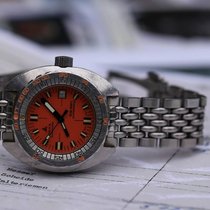 Während rund zehn Jahren erhielten Schweizer Soldaten für den Einsatz unter Wasser eine auf dem Gehäuseboden entsprechend gekennzeichnete SUB 300T Professional von Doxa – die Uhren wurden sichtlich nicht geschont.