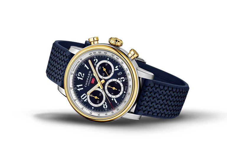 blaues Kautschuk-Armband mit Reifenmuster