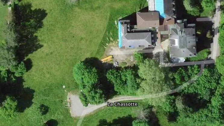 Aus dem Schloss La Chassotte soll ein Luxushotel werden, daneben sollen Wohnungen entstehen.