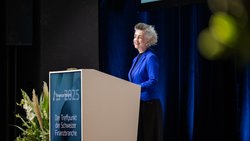 Auch in diesem Jahr wird das Forum von Carmen Walker Späh eröffnet.