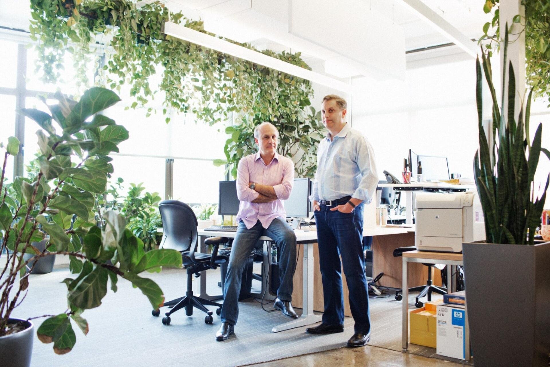 Die Two-Sigma-Mitbegründer David Siegel (links) und John Overdeck in den Büros des Quant-Unternehmens in Manhattan im Jahr 2014. Philip Montgomery für WSJ