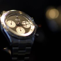 Eine Rolex Daytona Paul Newman aus Edelstahl von 1970, die 2014 an einer Auktion von Sotheby's in New York City versteigert wurde.