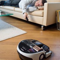 Der Samsung Powerbot VR9000 im Crash Test.  Nik Hunger