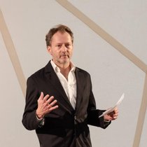 Dieser Buchtipp stammt von Mateo Kries. Er ist seit 2011 Direktor des Vitra Design Museums in Weil am Rhein.